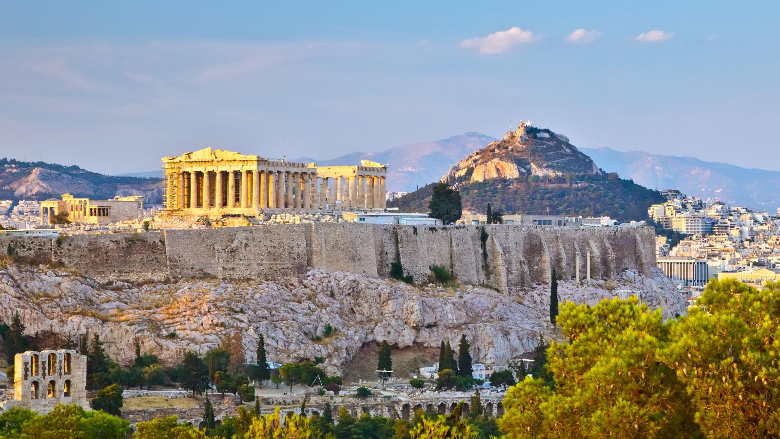 Explore Greece: A City of Culture, Romance and Fine Cuisine