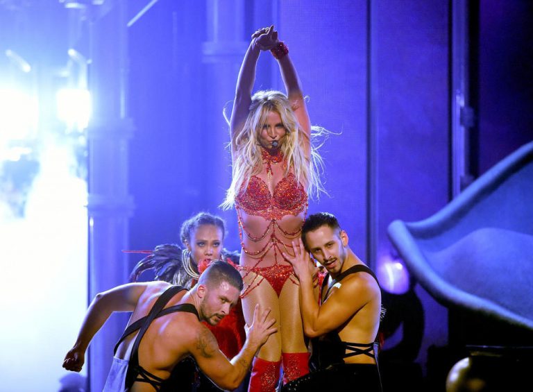 Britney Spears opens Billboard Music Awards