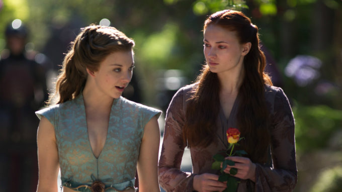 A LOVE SCENE BETWEEN ARYA AND SANSA?