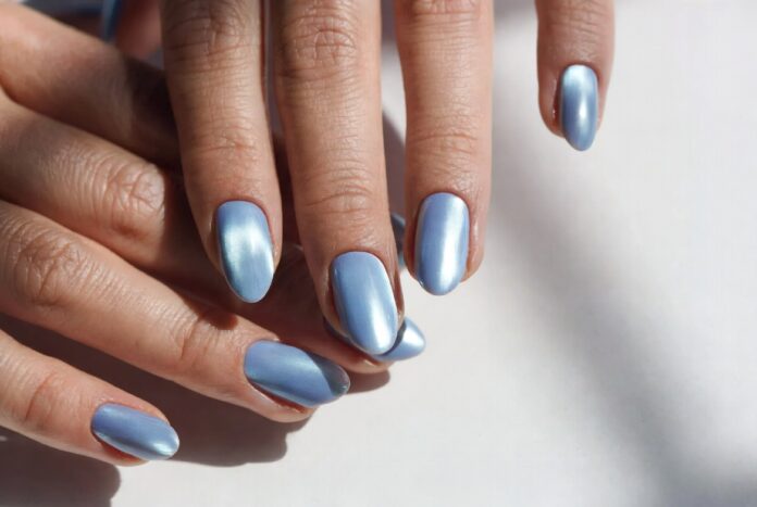 Icy Blue Nails Are the Cool-Toned Trend