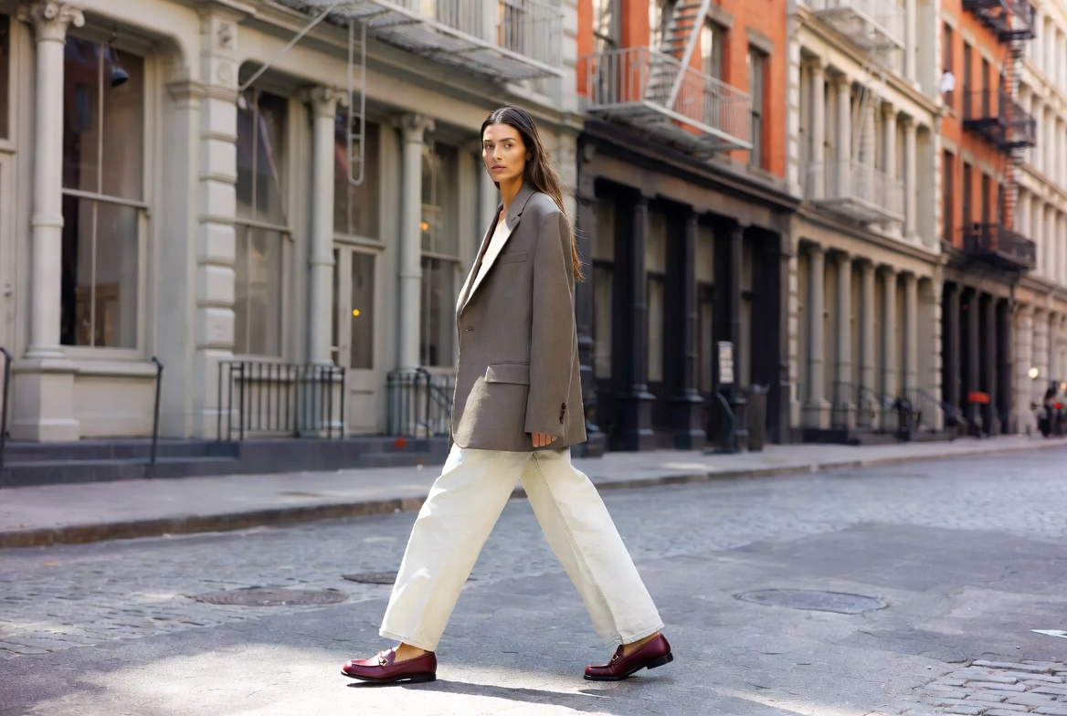 Soft Loafers and “Everyday Luxury” Are Taking Over Spring 2026 — Why Comfort Is Now High Fashion