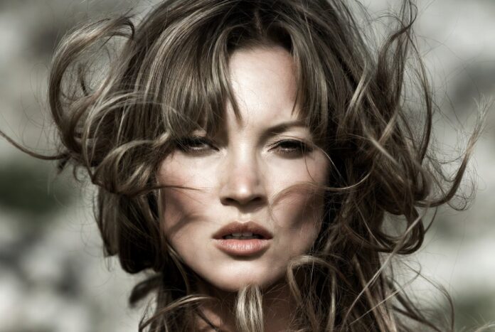 ‘Kate Moss Hair’ Is Back — The Effortless 2000s Texture Trend