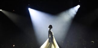 Supermodel-inspired runway comeback moment during Fashion Week 2026